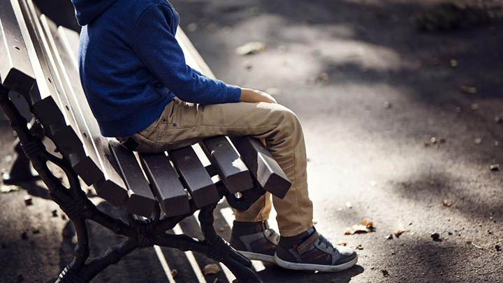Bambino autistico rifiutato dalla famiglia