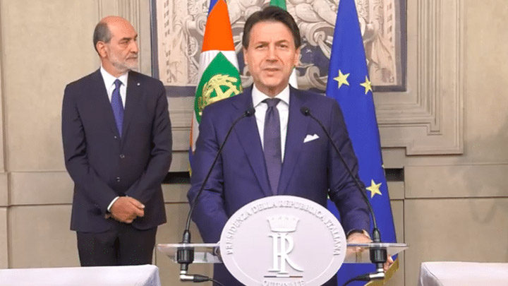 Conte accetta l'incarico con riserva