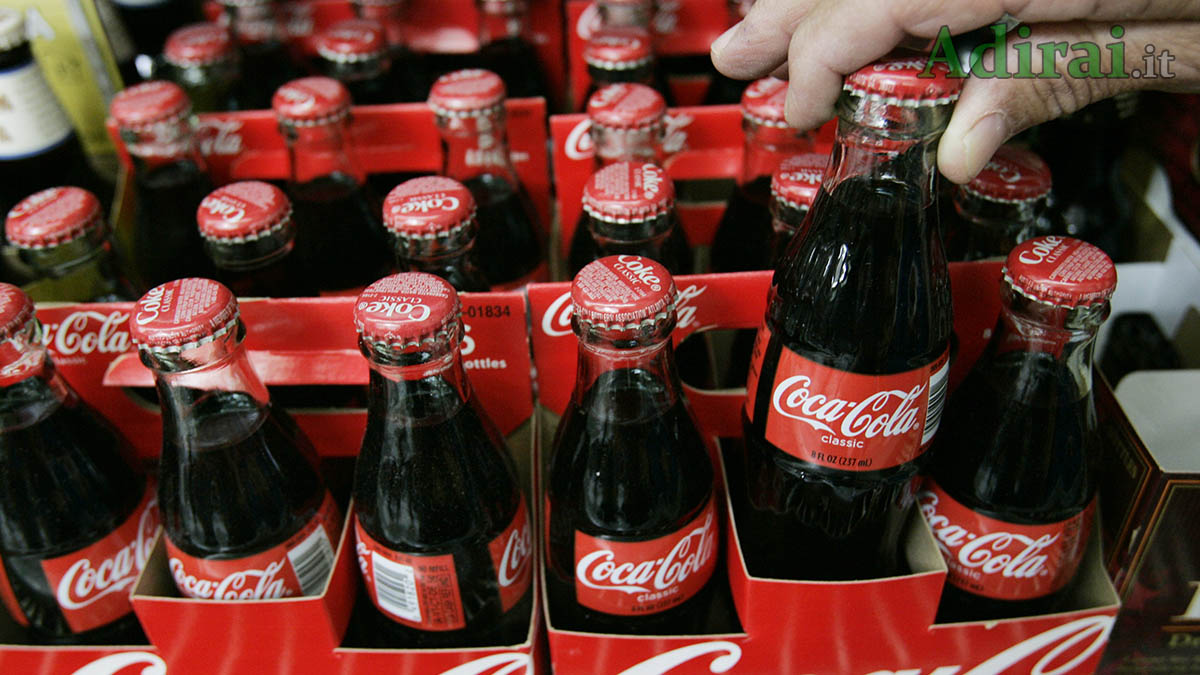 bottiglie di coca cola albania sicilia